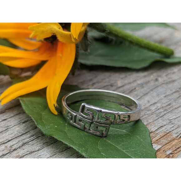 Vintage Sterling Greek Key Ring - Picture 6 of 10